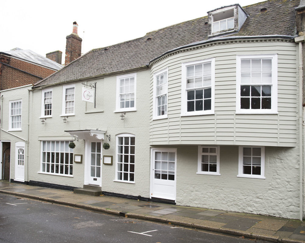 Hewitts Hotel And Restaurant Newport Kültér fotó